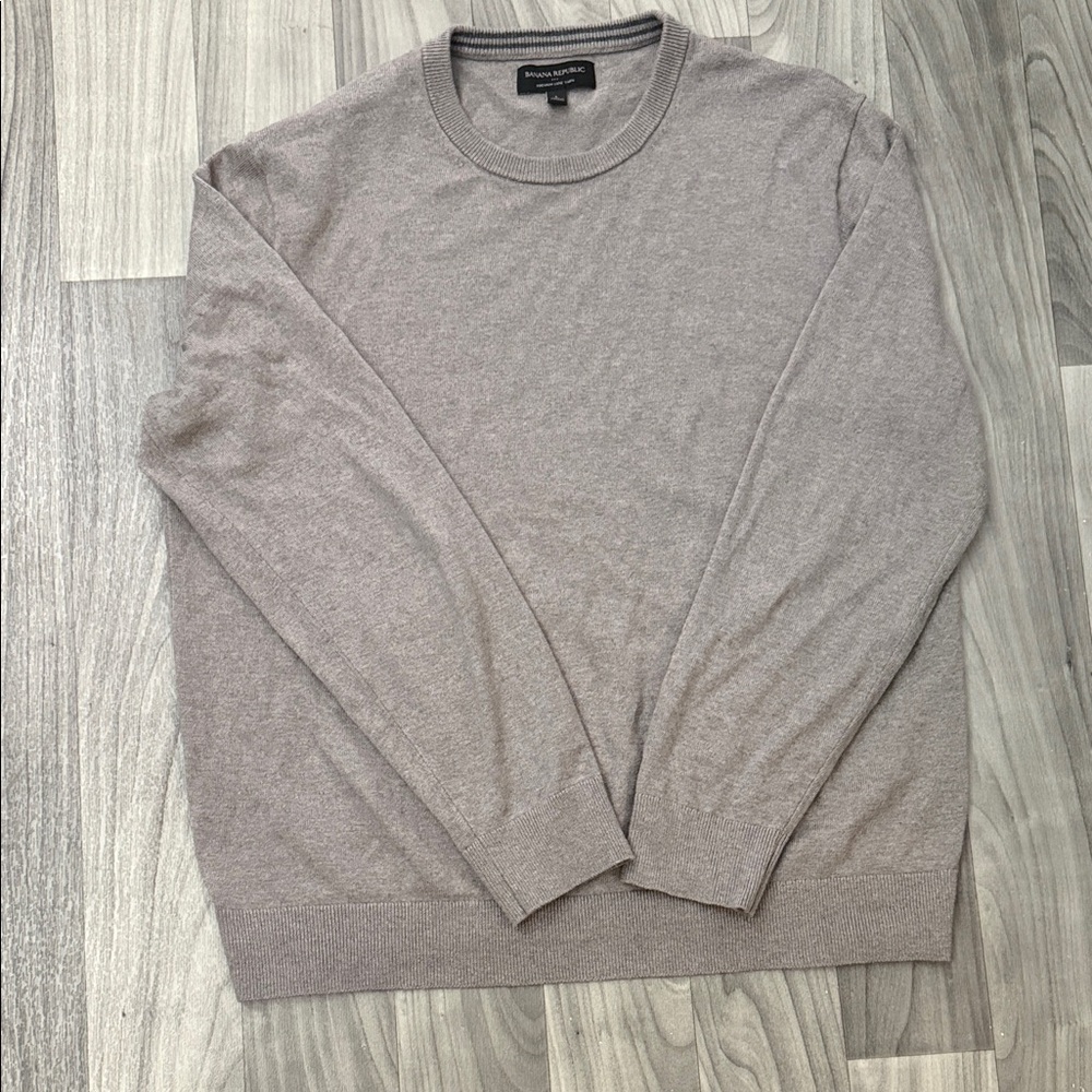 Banana Republic Factory Men's Cream Sweater. Size Large